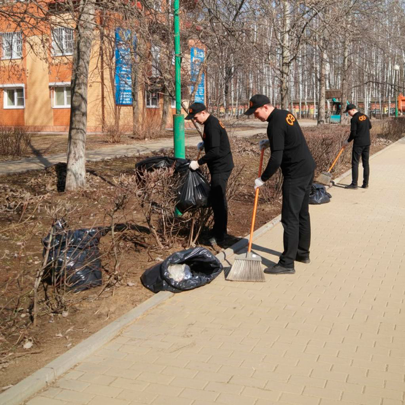 Уборка листьев в Зернограде